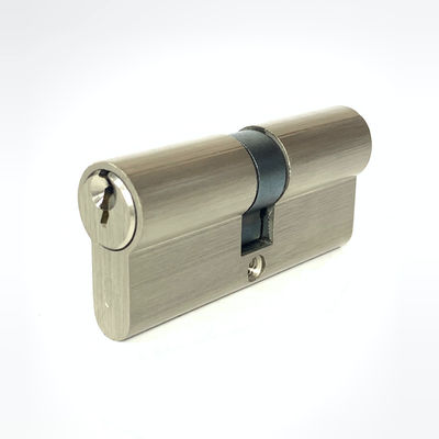 Couleurs adaptées aux besoins du client de cylindre en laiton de porte de salle de bains du cylindre 70mm de zinc diverses disponibles